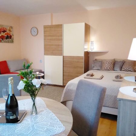 Sunray Studio Apartment ซาเกร็บ ภายนอก รูปภาพ