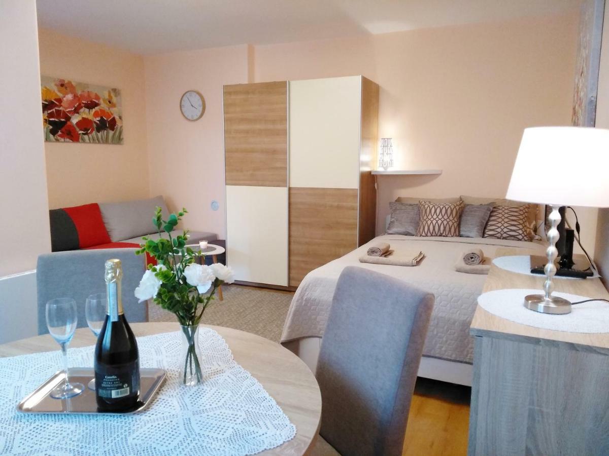Sunray Studio Apartment ซาเกร็บ ภายนอก รูปภาพ